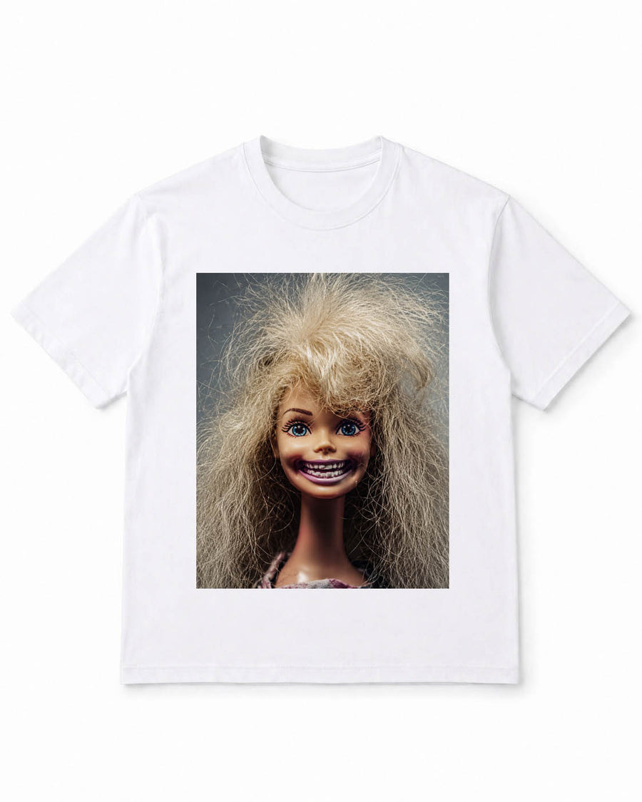 Meme-Puppen-T-Shirt mit unheimlichem Vintage-Puppenlächeln – 100 % Baumwolle