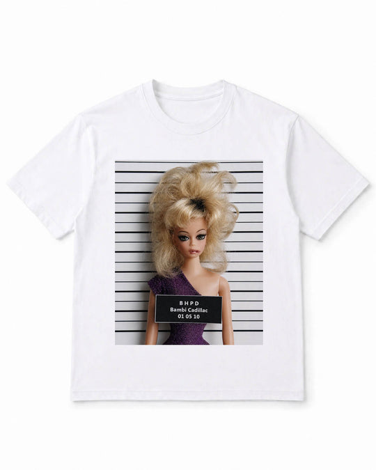 Meme-Puppen-T-Shirt mit glamourösem Vintage-Fahndungsfoto-Look – 100 % Baumwolle