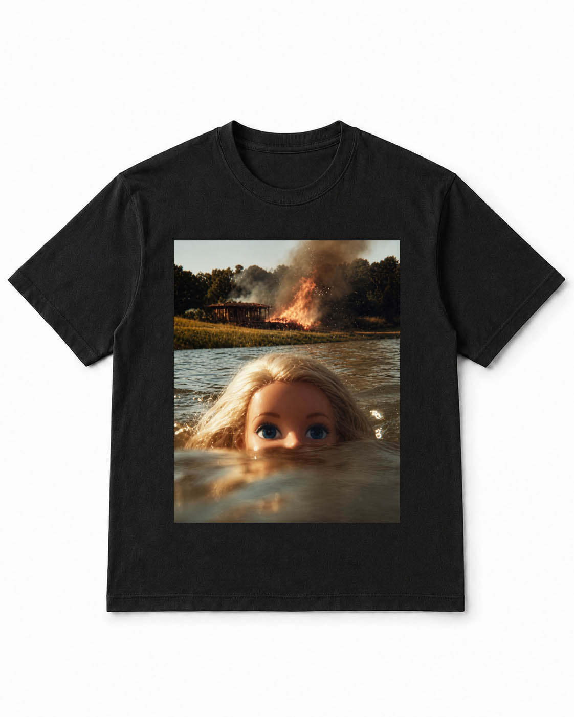 Meme-Puppen-T-Shirt mit dramatischer Fluchtszene am See – 100 % Baumwolle