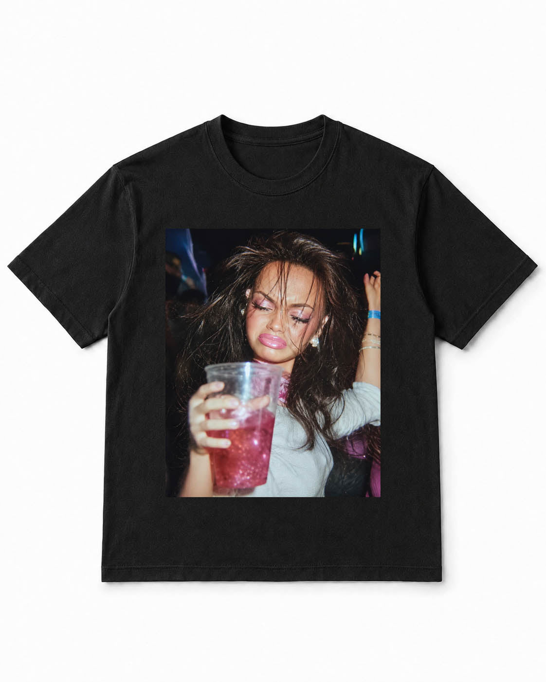 Meme-Puppen-T-Shirt mit Partygirl und pinkem Cocktail – 100 % Baumwolle