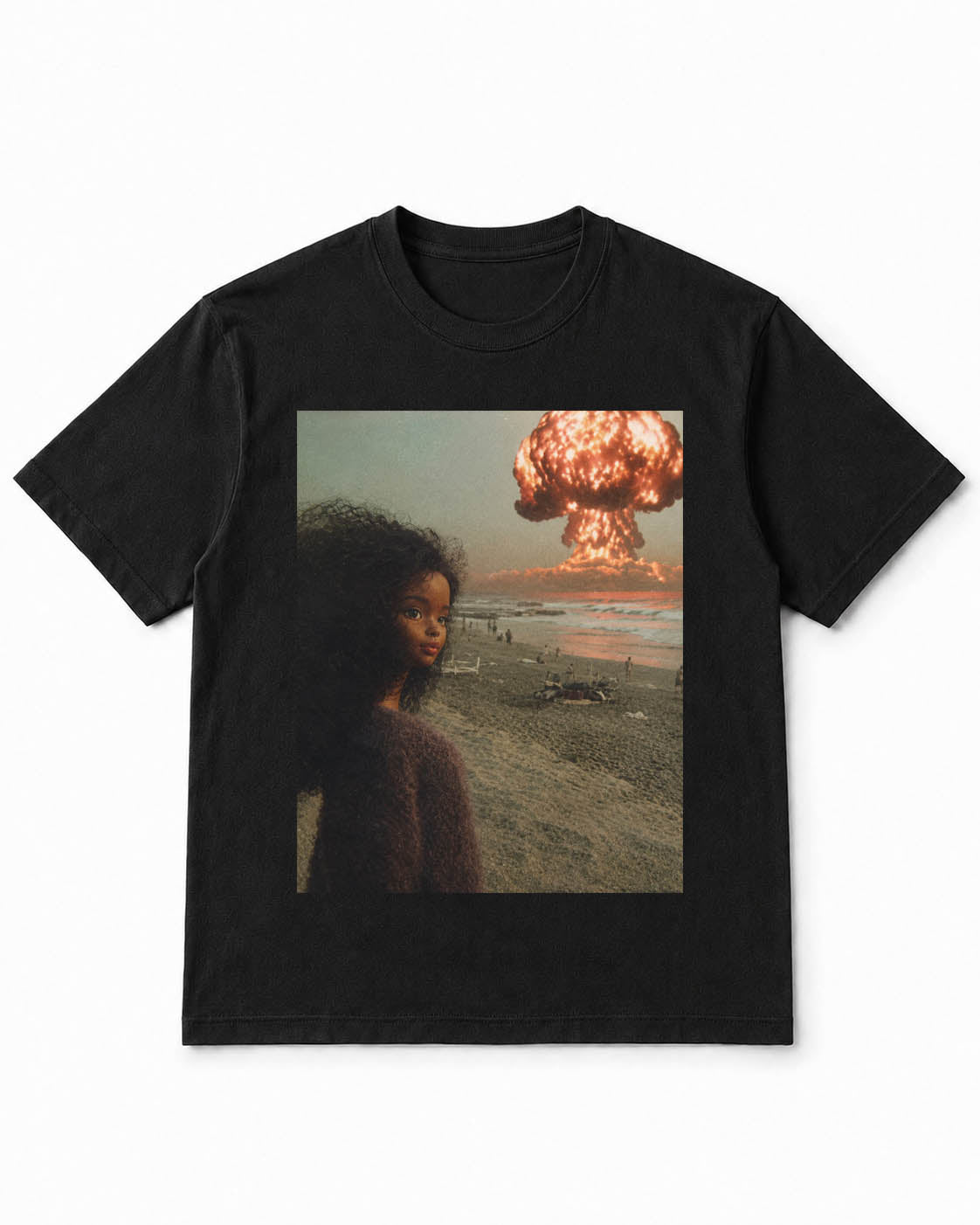 Meme-Puppen-T-Shirt mit apokalyptischem Blick am Strand – 100 % Baumwolle