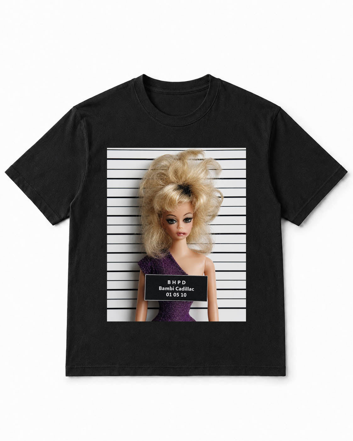 Meme-Puppen-T-Shirt mit glamourösem Vintage-Fahndungsfoto-Look – 100 % Baumwolle